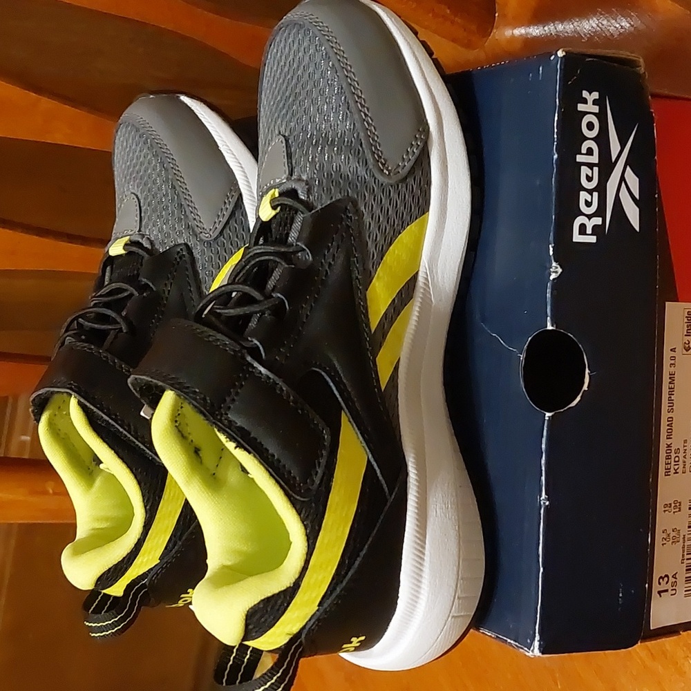 kids sneakers